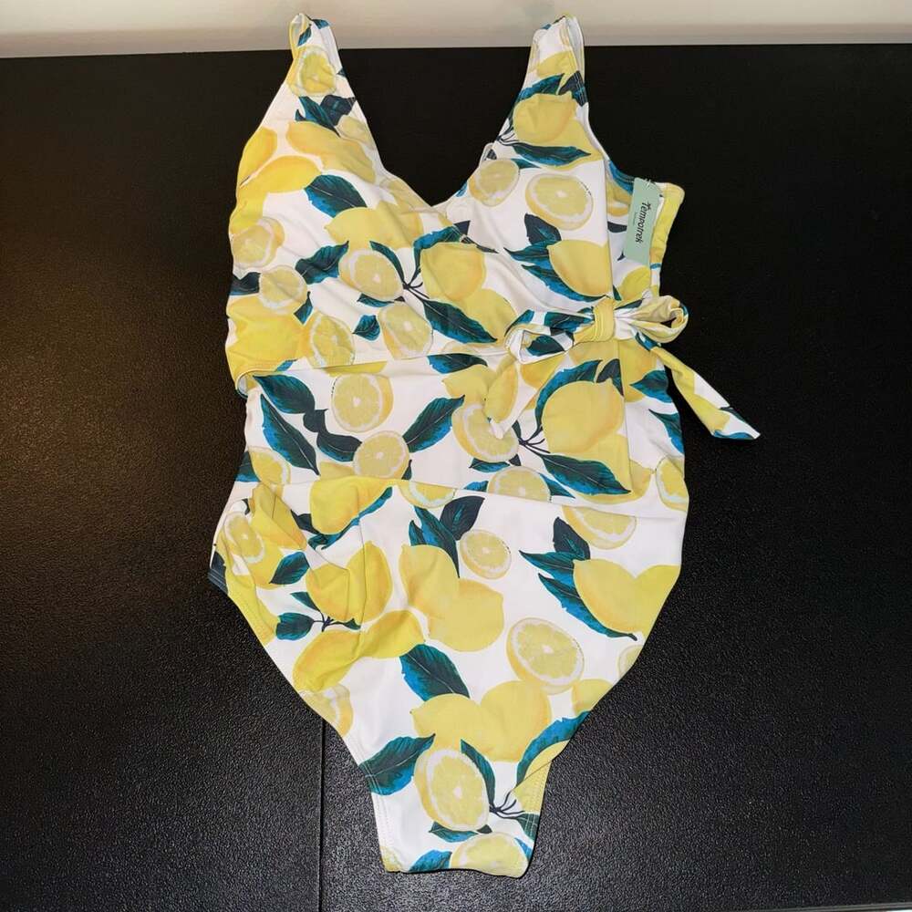 Tempotrek Lemon Print One-Piece Swimsuit – Women’s XL – NWT